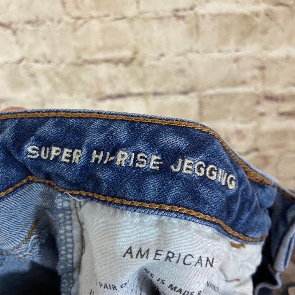 American Eagle super high rise distressed jeans - Picture 8 of 11
